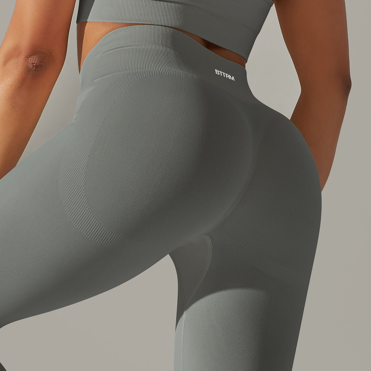 BetterMe Pantaloni da yoga sen - Home Gym With Leg Press recensione e prezzo